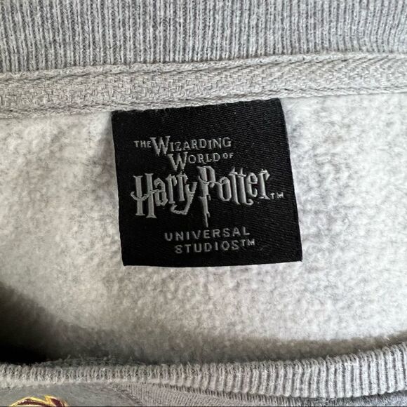 Harry Potter Universal Studios Gryffindor Sweatshirt - Picture 4 of 6